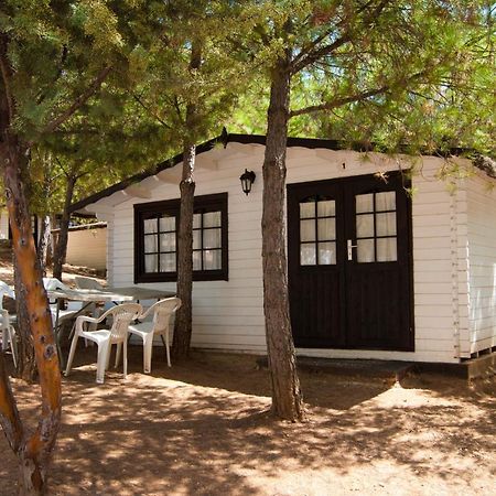 Camping Valdearenas Иснахар Экстерьер фото