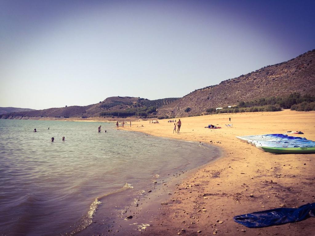 Camping Valdearenas Иснахар Экстерьер фото
