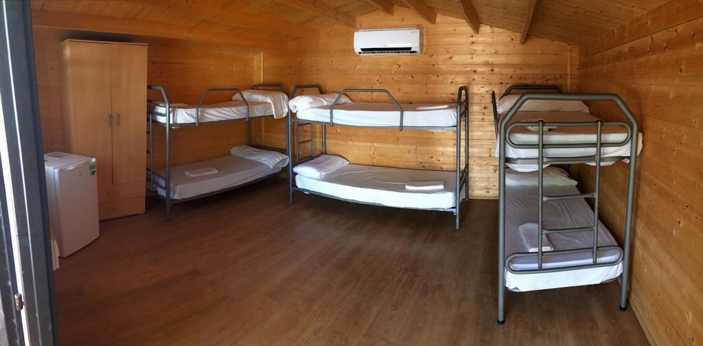 Camping Valdearenas Иснахар Экстерьер фото
