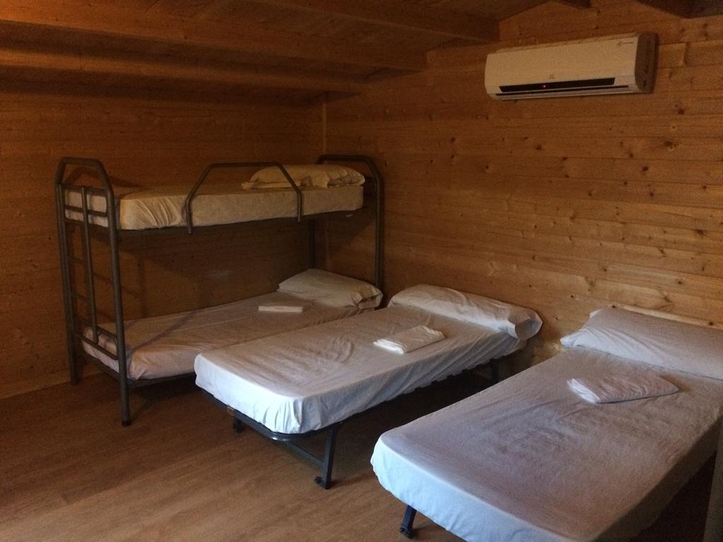 Camping Valdearenas Иснахар Экстерьер фото